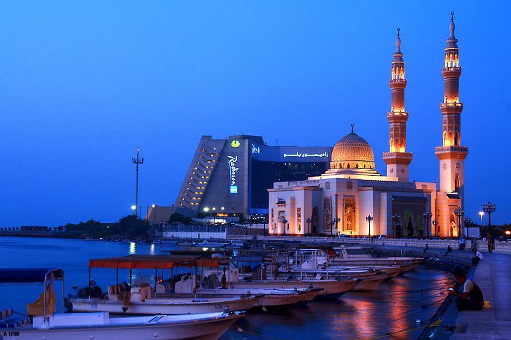 Radisson Blu Resort, Sharjah Bagian luar foto The Grand Mosque in Al-Shaqra
