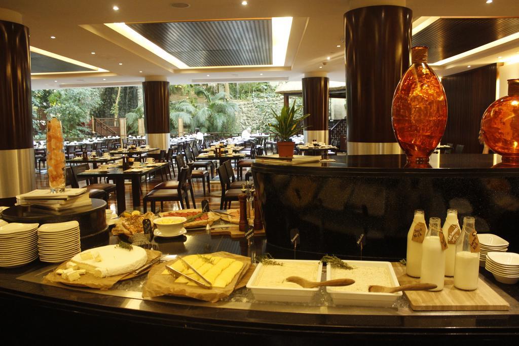 Radisson Blu Resort, Sharjah Bagian luar foto The restaurant