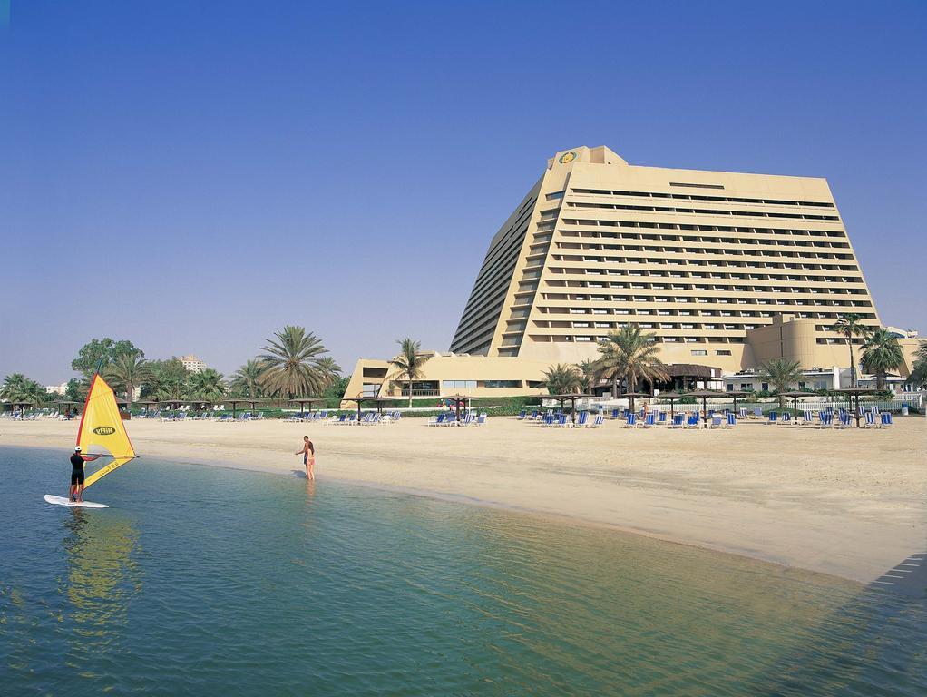 Radisson Blu Resort, Sharjah Bagian luar foto The Jumeirah Beach Hotel