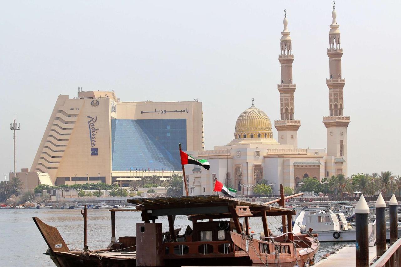 Radisson Blu Resort, Sharjah Bagian luar foto The Jumeirah Mosque
