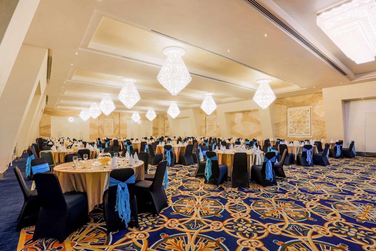 Radisson Blu Resort, Sharjah Bagian luar foto The ballroom