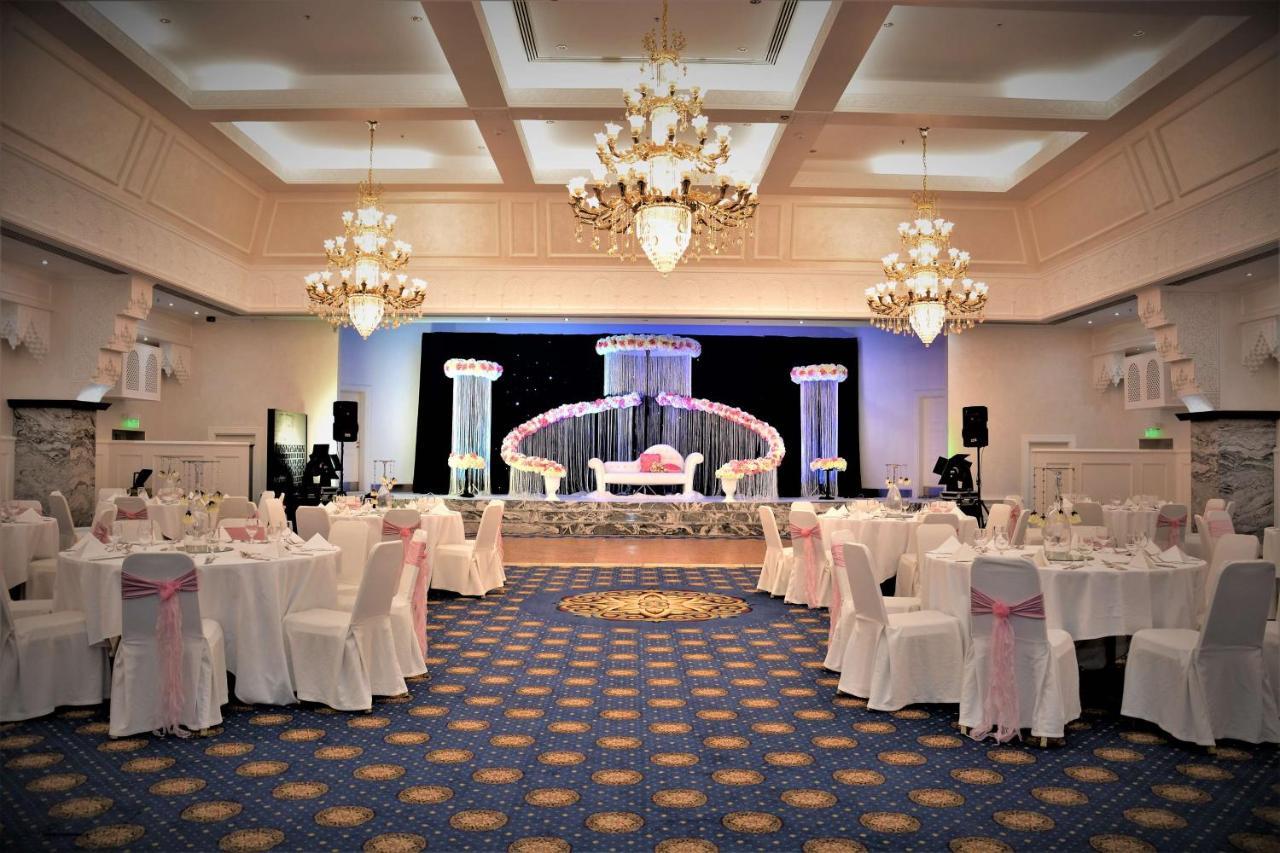 Radisson Blu Resort, Sharjah Bagian luar foto The ballroom